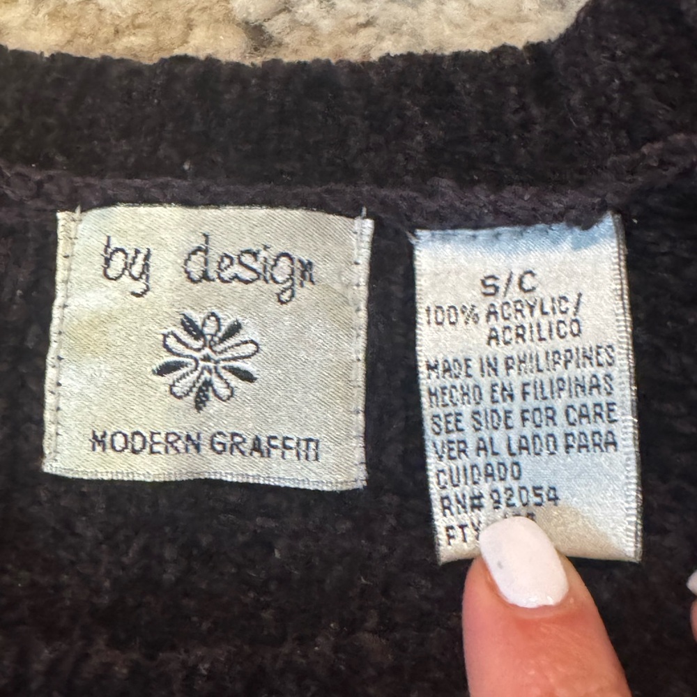 Sweater - Picture 2 of 3